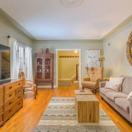 Downtown Oasis Family Home - Lawrence University PAC College Ave，位于阿普尔顿的酒店
