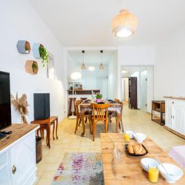 L'artiste spacieux T3 au centre ville avec petit garage，位于塞特港的酒店