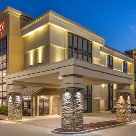 Drury Inn & Suites Springfield MO，位于斯普林菲尔德的酒店