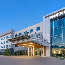 Cambria Hotel Waco University Riverfront，位于韦科的酒店