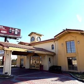 Townhouse Garden Inn & Suites San Antonio I 35，位于圣安东尼奥的酒店