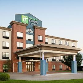 Holiday Inn Express Pratt by IHG，位于Pratt的酒店