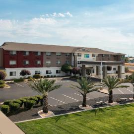 Holiday Inn Express Redding North by IHG,位于雷丁的酒店