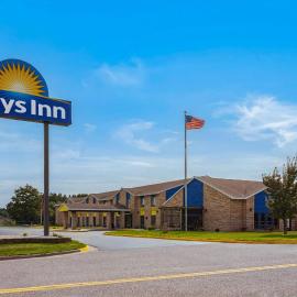 Days Inn by Wyndham Eagle River，位于伊格尔里弗的酒店