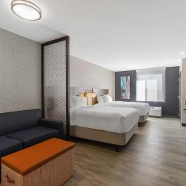 Everhome Suites Corona,位于科罗娜的酒店
