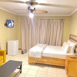 c and c guest house pretoria north，位于比勒陀利亚的酒店