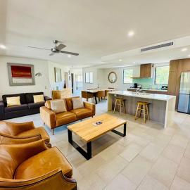 Sea Temple Apartment in Palm Cove