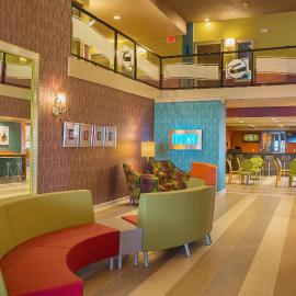 Clarion Inn & Suites Evansville Eastland Area，位于埃文斯维尔的酒店