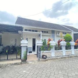 OYO 94935 Rahayu Homestay，位于日惹的酒店