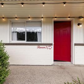 The Billy Motel Pet Friendly Room with Charm，位于戴维斯的酒店