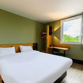 B&B HOTEL Marne-la-Vallée Bussy-Saint-Georges，位于布西圣乔治的酒店