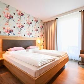 Hotel Sarah，位于海因斯贝格的酒店