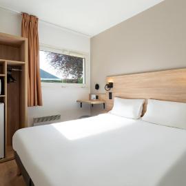 KYRIAD ECO LILLE SUD - Noyelles Godault，位于努瓦耶勒戈多的酒店