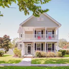 Bluffton Magnolia House - Charming Home in the Heart of Old Town Bluffton，位于布拉夫顿的酒店