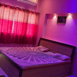 Dwarka Home Stay，位于德瓦尔卡的酒店