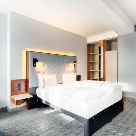 Premier Inn Köln City Mediapark，位于科隆的酒店