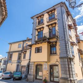 Hotel Conte Ruggero,位于塞拉圣布鲁诺的酒店