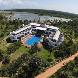 Capital Wind Beach Cabanas，位于卡尔皮蒂耶的酒店