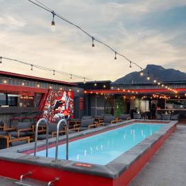 Radisson RED Hotel V&A Waterfront Cape Town，位于开普敦的酒店