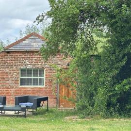 Tranquil detached barn in Sherborne St John，位于Sherborne Saint John的酒店