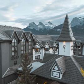 Everwild Canmore Hotel，位于坎莫尔的酒店
