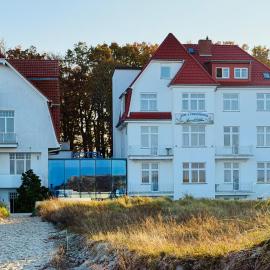 "Sanddorn", Kur- und Ferienhotel, Direkte Strandlage, Fahrstuhl，位于瓦尔内明德的酒店