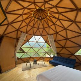 Gaiatri Holistic Glamping，位于迪坡斯特兰的酒店