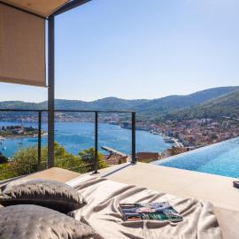 Divine View Villa，位于维斯的酒店