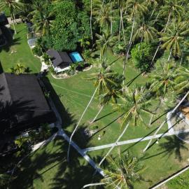 Island Time Surf Resort，位于Lasikin的酒店