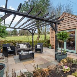 Little Pines Lodge，位于Rushton Spencer的酒店