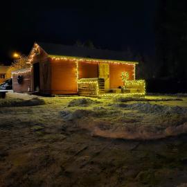 Rustikale Stuga am See in schwedisch Lappland，位于Mensträsk的酒店