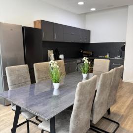Moderne Ferienwohnungen - Service wie im Hotel，位于格平根的酒店