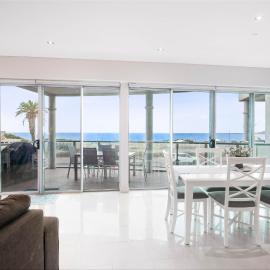Tidehouse - Scenic Esplanade Escape with Shared Pool，位于维克多港的酒店