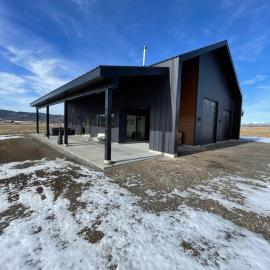 Star Valley Barndominium Unit A，位于Thayne的酒店