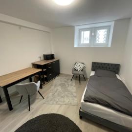 ABC Ferienwohnung Zimmer mit Kochmöglichkeit，位于Kottenheim的酒店