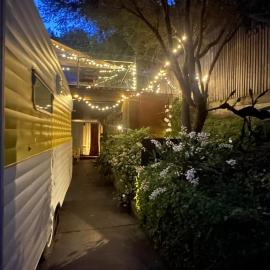 Australian Retro Beach stay，位于莱伊的酒店