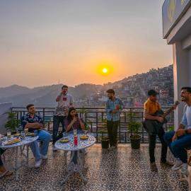 Shalom Backpackers Shimla，位于西姆拉的酒店