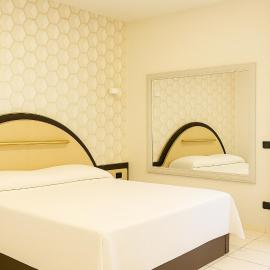 Sechi Hotel Milano with parking，位于米兰的酒店