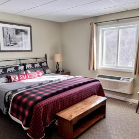 King Room with Loon Mountain & River Views, Indoor Pool，位于林肯的酒店