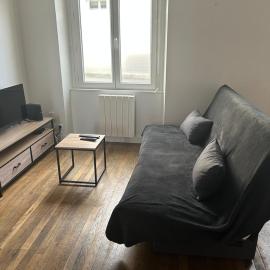 Appartement avec terrasse，位于La Loupe的酒店