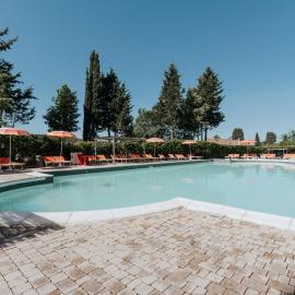 Hotiday Toscana Riparbella，位于里帕尔贝拉的酒店