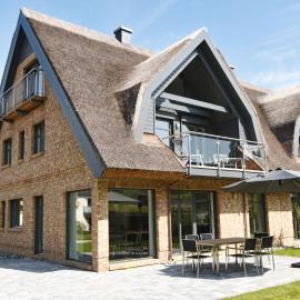 Exklusive Reetdach-Villa Ostseefrische