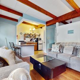 Sandy Toes Escape - Holiday House M6，位于威尔斯的酒店