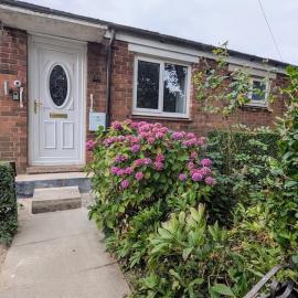 Flat, 2 double beds, free parking, near Arena