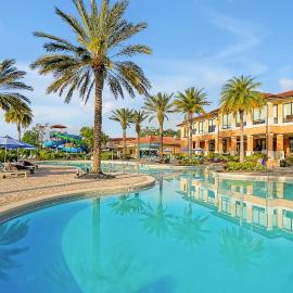 Regal Oaks Resort Vacation Townhomes by IDILIQ，位于奥兰多的酒店