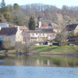 Logis-Hôtel Côté-Rivage，位于都图河畔巴德弗尔斯的酒店
