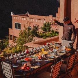 AdaZen Ecolodge - Ait Bouguemez，位于艾济拉勒的酒店
