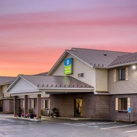 SureStay by Best Western Massena,位于马塞纳的酒店