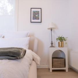 Modern room in Williamstown，位于威廉斯敦的酒店