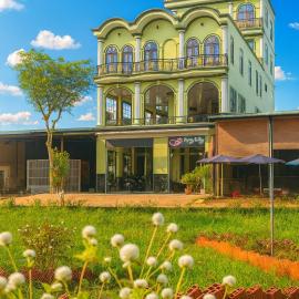 Hồng Ngọc 1 Hotel Tà Đùng，位于Biđong的酒店
